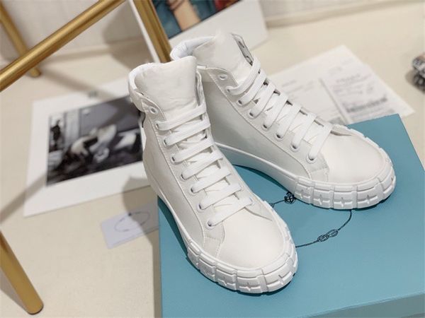 2021 brand luxury designer fashion women shoes leather lace up platform oversized sole confortable white casual shoe size35-41, Red;white
2021 brand luxury designer fashion women shoes leather lace up platform oversized sole confortable white casual shoe size35-41, Red;white