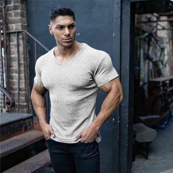muscleguys new summer fitness mens t shirt thin pullover sweaters solid vertical stripes v neck short sleeve knitwear male 210421, White;black
muscleguys new summer fitness mens t shirt thin pullover sweaters solid vertical stripes v neck short sleeve knitwear male 210421, White;black