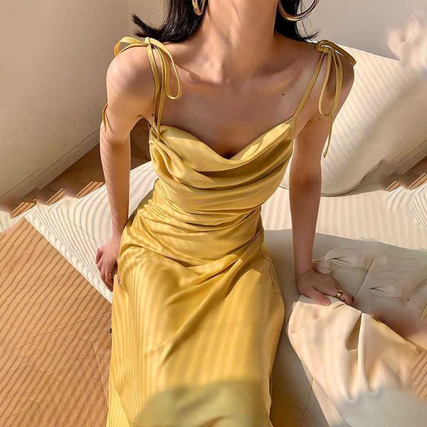 french pleated satin dress women's 2021 new summer european and american ins slim temperament celebrity suspender dress, Black;gray
french pleated satin dress women's 2021 new summer european and american ins slim temperament celebrity suspender dress, Black;gray