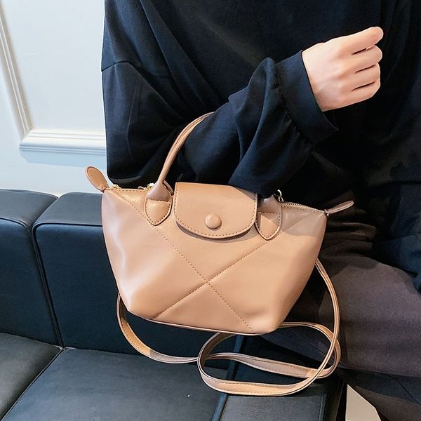 2022 new handbags net red lc bag large capacity dumpling bag messenger wing foreign style one shoulder handbag female
2022 new handbags net red lc bag large capacity dumpling bag messenger wing foreign style one shoulder handbag female