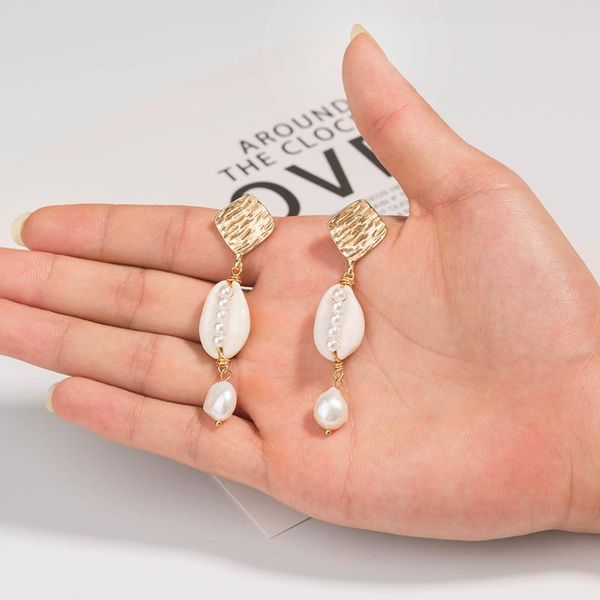 stud 2021 fashion creative earrings pure white natural shell freshwater pearl metal woman, Golden;silver
stud 2021 fashion creative earrings pure white natural shell freshwater pearl metal woman, Golden;silver