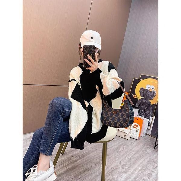 women's sweaters women sweater 2021 winter product black and white diamond check wool embroidery cat loose pullover vneck, White;black
women's sweaters women sweater 2021 winter product black and white diamond check wool embroidery cat loose pullover vneck, White;black