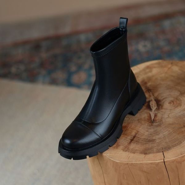 genuine leather ankle boots women shoes mid heel short boots concise daily winter fashion ladies footwear size 34-43, Black
genuine leather ankle boots women shoes mid heel short boots concise daily winter fashion ladies footwear size 34-43, Black