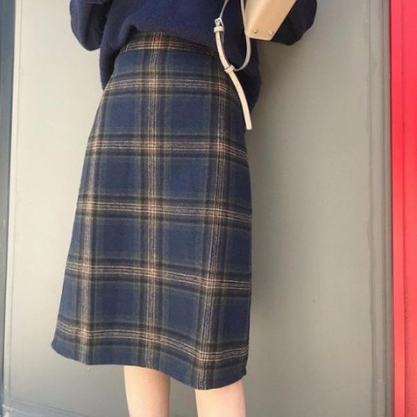 skirts 2021 autumn and winter korean retro high waist large size plaid woolen skirt female students in the long section, Black
skirts 2021 autumn and winter korean retro high waist large size plaid woolen skirt female students in the long section, Black