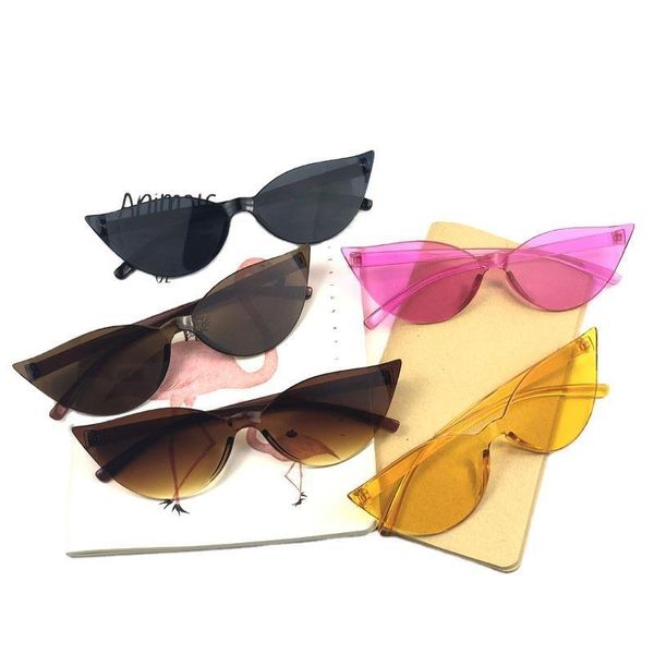 sunglasses cat's eye large frame female fashion personality men's and women's trendy glasses, White;black
sunglasses cat's eye large frame female fashion personality men's and women's trendy glasses, White;black