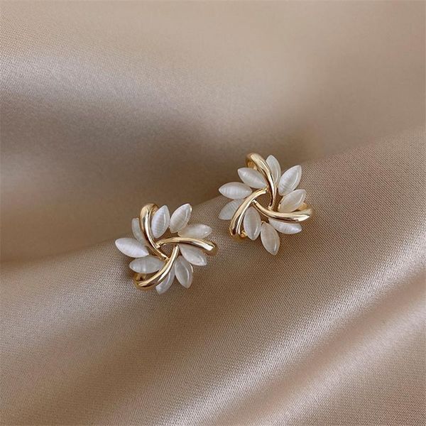 stud elegant and exquisite opal petal circle earrings for woman 2021 classic jewelry luxury party girl's unusual, Golden;silver
stud elegant and exquisite opal petal circle earrings for woman 2021 classic jewelry luxury party girl's unusual, Golden;silver