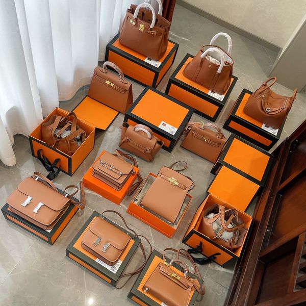5a+ casual fashion bags ladies luxury designer quality platinum bag shoulder handbag handbags crocodile pattern cowhide material all-match
5a+ casual fashion bags ladies luxury designer quality platinum bag shoulder handbag handbags crocodile pattern cowhide material all-match