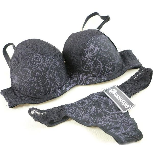 bras sets bra set push up vs bra+thong lace embroidery french romantic brassiere women's underwear and panty, Red;black
bras sets bra set push up vs bra+thong lace embroidery french romantic brassiere women's underwear and panty, Red;black
