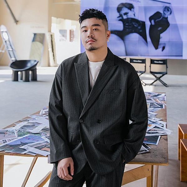 men's suits & blazers waynexzavier 2021 fashion vertical stripes casual blazer autumn spring slim fit suit oversize long sleeve men coa, White;black
men's suits & blazers waynexzavier 2021 fashion vertical stripes casual blazer autumn spring slim fit suit oversize long sleeve men coa, White;black