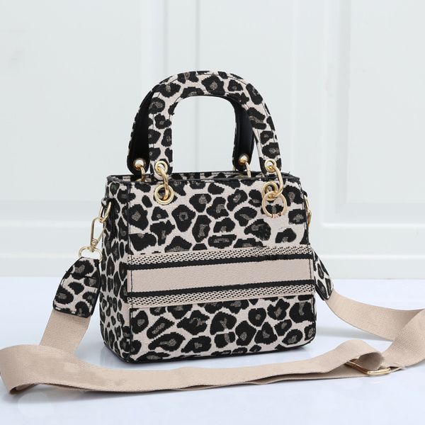 5a+ fashion tote bag handbags totes cross body shoulder bags a variety of styles canvas luxury brand advanced three-dimensional embroidery s
5a+ fashion tote bag handbags totes cross body shoulder bags a variety of styles canvas luxury brand advanced three-dimensional embroidery s