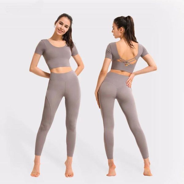 yoga outfit set workout clothes for women short sleeve sportwear bulifting sport leggings beautiful back gym slim running suit 
yoga outfit set workout clothes for women short sleeve sportwear bulifting sport leggings beautiful back gym slim running suit