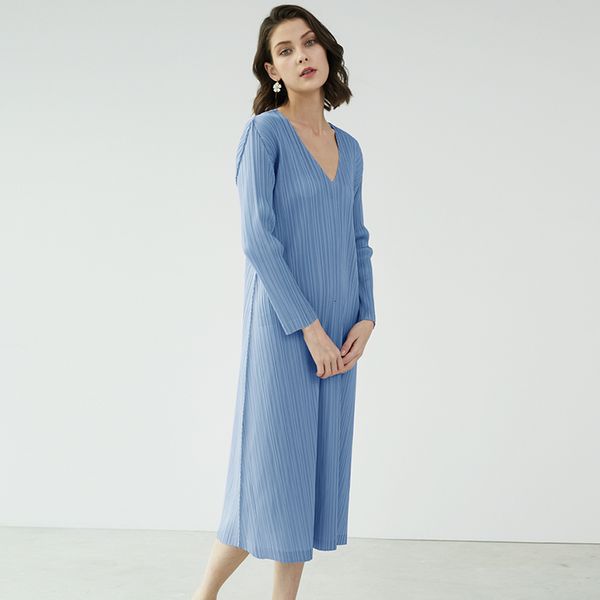 casual dresses long sleeve fall 2021 winter pleats female elegant v-neck high waist classic folded clothes 3orh, Black;gray
casual dresses long sleeve fall 2021 winter pleats female elegant v-neck high waist classic folded clothes 3orh, Black;gray