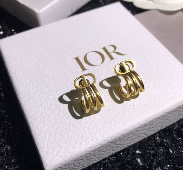 70% off outlet online family exaggerated claw shape letter temperament net red earrings for women fashion self sale, Golden
70% off outlet online family exaggerated claw shape letter temperament net red earrings for women fashion self sale, Golden