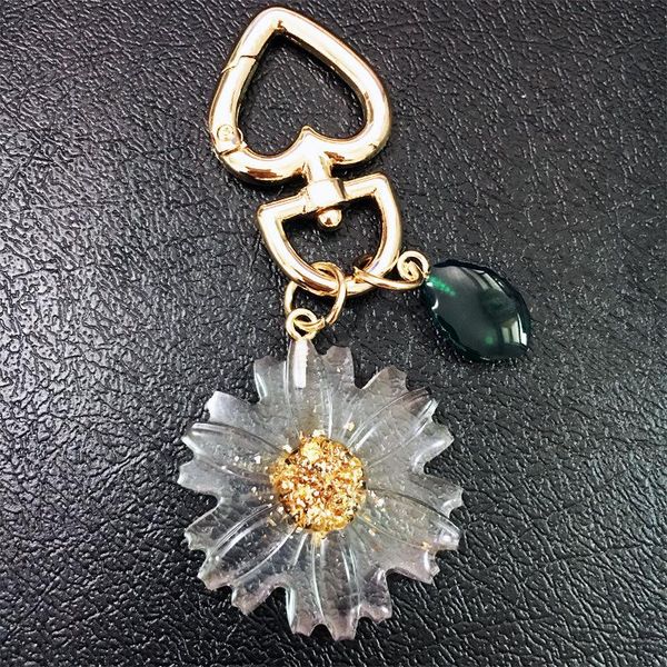 keychains custom heart keychain transparent keys little daisy diy metal keyring cut jewelry bag zinc alloy car key, Silver
keychains custom heart keychain transparent keys little daisy diy metal keyring cut jewelry bag zinc alloy car key, Silver