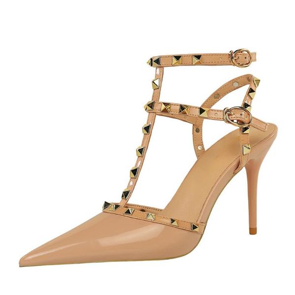 dress shoes european american retro patent leather high heel shallow mouth pointed roman style metal rivet hollow women single, Black
dress shoes european american retro patent leather high heel shallow mouth pointed roman style metal rivet hollow women single, Black