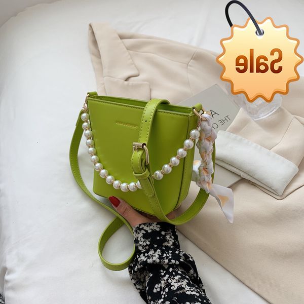 diana bag women's simple design pearl 2021 new fashion foreign style broadband messenger
diana bag women's simple design pearl 2021 new fashion foreign style broadband messenger