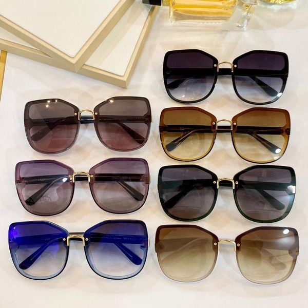 fashion designed women's sunglasses gradient lens gold metal and resin frames mature lady, White;black
fashion designed women's sunglasses gradient lens gold metal and resin frames mature lady, White;black