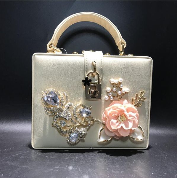 factory wholesale women leather shoulder bags beautiful pearl flower beads handbags european foreign trade diamond handbag street trend hard
factory wholesale women leather shoulder bags beautiful pearl flower beads handbags european foreign trade diamond handbag street trend hard