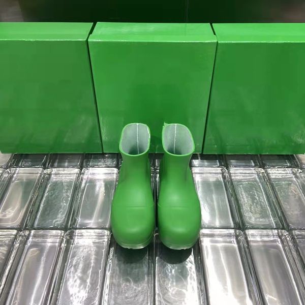 luxury 2021designer womens half boots shoes winter chunky med heels plain square toes shoe rainboots zip women mid calf booty wear resistant, Black
luxury 2021designer womens half boots shoes winter chunky med heels plain square toes shoe rainboots zip women mid calf booty wear resistant, Black