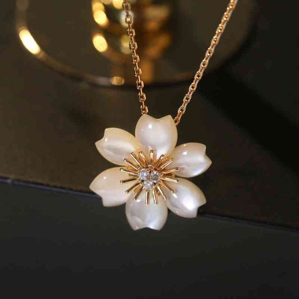the new high grade v gold simple white fritillaria petal pendant collarbone chain versatile minority design high-grade small fragrance neckl, Silver
the new high grade v gold simple white fritillaria petal pendant collarbone chain versatile minority design high-grade small fragrance neckl, Silver