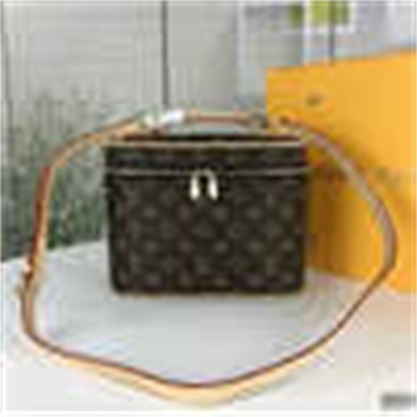 cross brand designer luxury m42265 shoulder cosmetic case 2020 spring totes and summer new models handbags bags iconic handles body bag
cross brand designer luxury m42265 shoulder cosmetic case 2020 spring totes and summer new models handbags bags iconic handles body bag