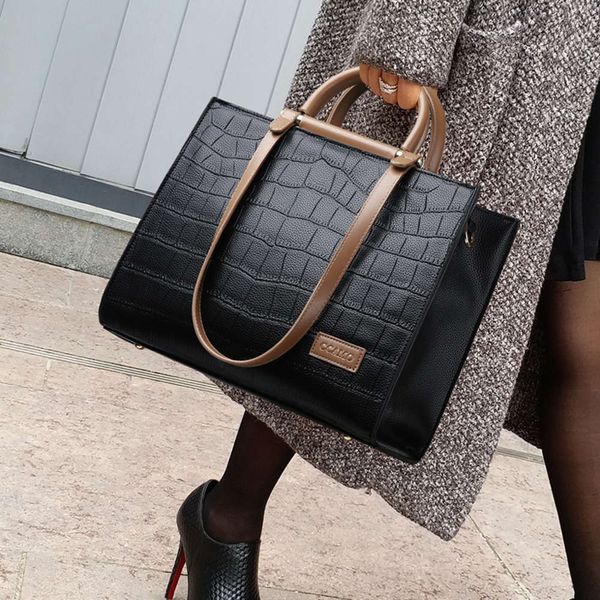 women's bag fashion tote women's large capacity portable one shoulder messenger bag
women's bag fashion tote women's large capacity portable one shoulder messenger bag
