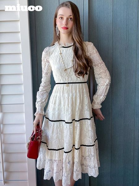 embroidered lace auricularia collar contrast color layering high waist umbrella dress 2021 spring casual dresses, Black;gray
embroidered lace auricularia collar contrast color layering high waist umbrella dress 2021 spring casual dresses, Black;gray