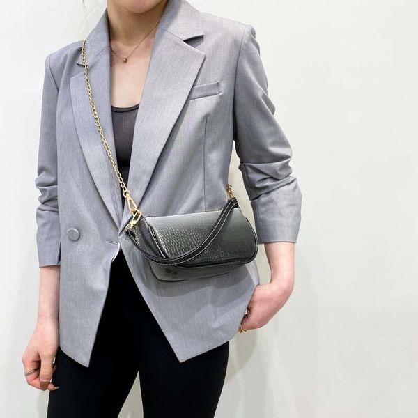 retro fashion alligator pattern women handbags pu leather casual solid color female vintage underarm shoulder bags
retro fashion alligator pattern women handbags pu leather casual solid color female vintage underarm shoulder bags