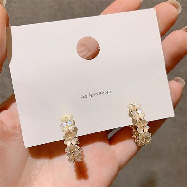 hoop & huggie aensoa classic shell flowers round circle women earrings golden plating white resin fashion female jewelry, Golden;silver
hoop & huggie aensoa classic shell flowers round circle women earrings golden plating white resin fashion female jewelry, Golden;silver