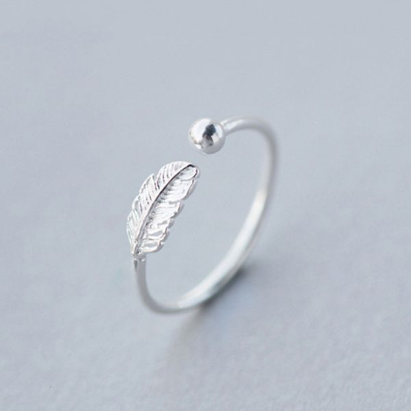 925 sterling silver sweet and lovely leaf feather tail ring, adjustable opening, Black
925 sterling silver sweet and lovely leaf feather tail ring, adjustable opening, Black
