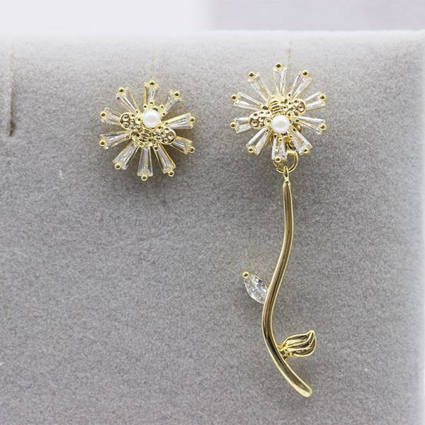 real gold electroplating yiwu hair earrings sunflower female asymmetric zircon flower, Golden
real gold electroplating yiwu hair earrings sunflower female asymmetric zircon flower, Golden