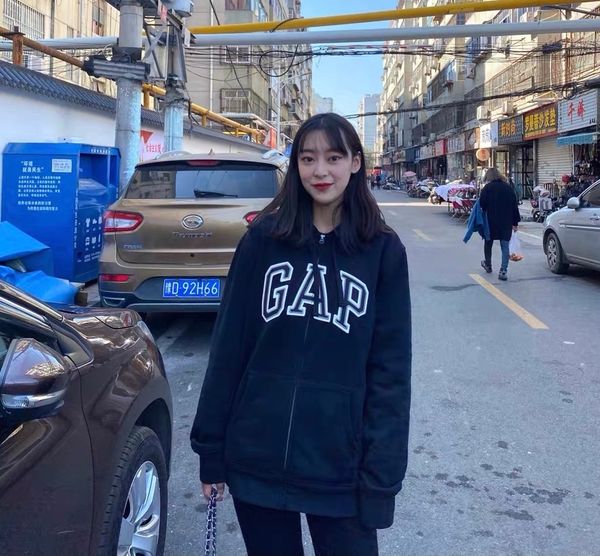 brand hoodie hua chenyu's same gap fashion br men's women's leisure loose hooded sweater spring autumn sports coat long, Black
brand hoodie hua chenyu's same gap fashion br men's women's leisure loose hooded sweater spring autumn sports coat long, Black