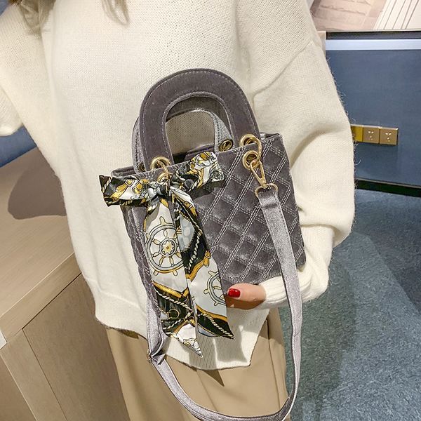 silk scarf princess bag korean version golden velvet embroidered thread lingge portable women's leisure fashion shoulder belt single
silk scarf princess bag korean version golden velvet embroidered thread lingge portable women's leisure fashion shoulder belt single