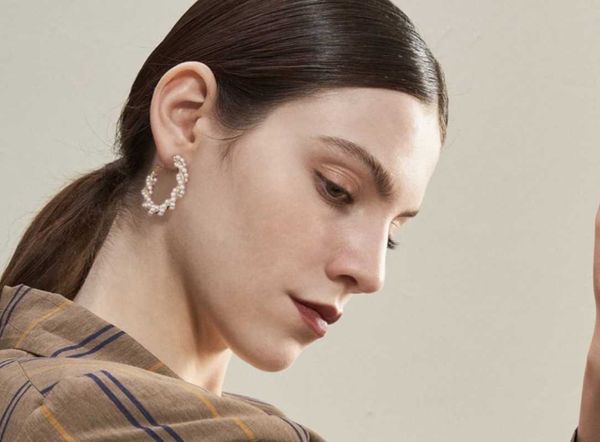 hoop & huggie 2021 european and american women selling pearl braid copper plated gold u-shape personality earclip earrings, Golden;silver
hoop & huggie 2021 european and american women selling pearl braid copper plated gold u-shape personality earclip earrings, Golden;silver