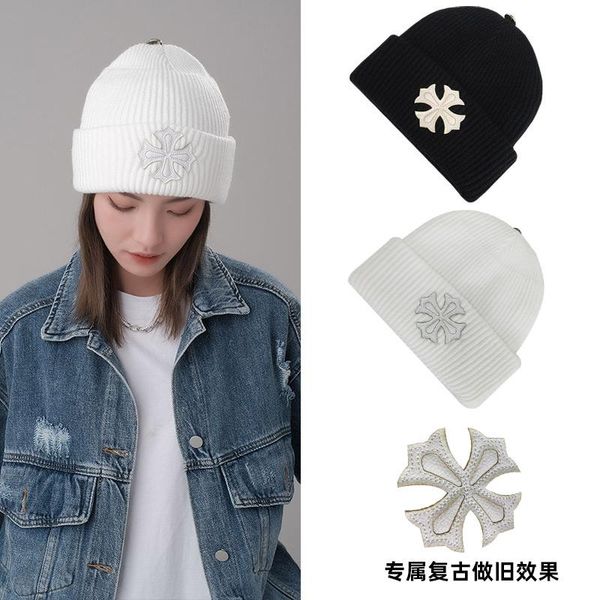berets hat women's 2021 autumn and winter thick knitted round face suitable warm cold white woolen, Blue;gray 
berets hat women's 2021 autumn and winter thick knitted round face suitable warm cold white woolen, Blue;gray