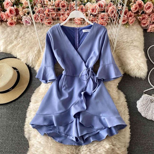 vintage v-neck waist tie irregular ruffled wide-leg rompers womens jumpsuit summer trumpet sleeve elegant culottes 210420, Black;white
vintage v-neck waist tie irregular ruffled wide-leg rompers womens jumpsuit summer trumpet sleeve elegant culottes 210420, Black;white