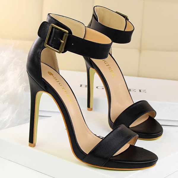 classic luxury designer shoes pu leather women pumps 11.5 cm super high heels belt buckle fish mouth sandals party paris wholesale, Black
classic luxury designer shoes pu leather women pumps 11.5 cm super high heels belt buckle fish mouth sandals party paris wholesale, Black