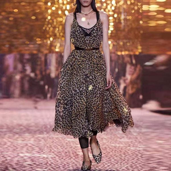 casual dresses 2021 smmer designer fashion leopard print dress runway spaghetti strap v-neck backless long party holiday, Black;gray
casual dresses 2021 smmer designer fashion leopard print dress runway spaghetti strap v-neck backless long party holiday, Black;gray