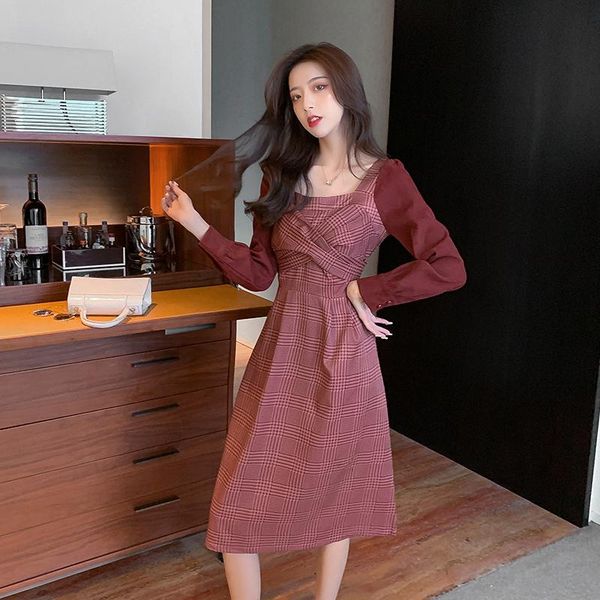 casual dresses 2021 autumn and winter vintage elegant women dress square collar long sleeve a-line red plaid female fashion, Black;gray
casual dresses 2021 autumn and winter vintage elegant women dress square collar long sleeve a-line red plaid female fashion, Black;gray