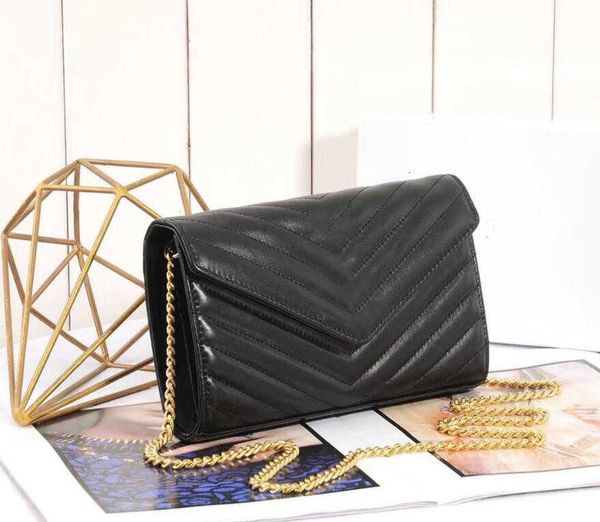 women luxury designers genuine handbags leather bag chain purse fashion clutch lady shoulder bags sheepskin handbag holder purses woman
women luxury designers genuine handbags leather bag chain purse fashion clutch lady shoulder bags sheepskin handbag holder purses woman