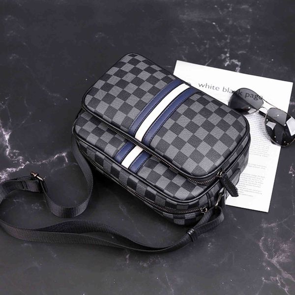 briefcase 2021 street trendy men's diagonal bag shoulder leather horizontal lattice small square mobile phone, Black;red
briefcase 2021 street trendy men's diagonal bag shoulder leather horizontal lattice small square mobile phone, Black;red