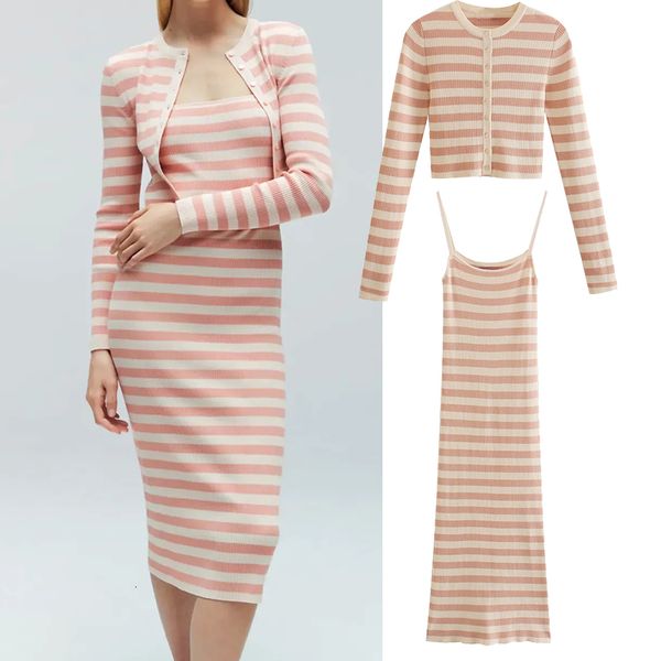 2021 women autumn stripe knitted-out winter print cardigan nightgown long sweater loose mesh only breasted jacket, Black;brown
2021 women autumn stripe knitted-out winter print cardigan nightgown long sweater loose mesh only breasted jacket, Black;brown