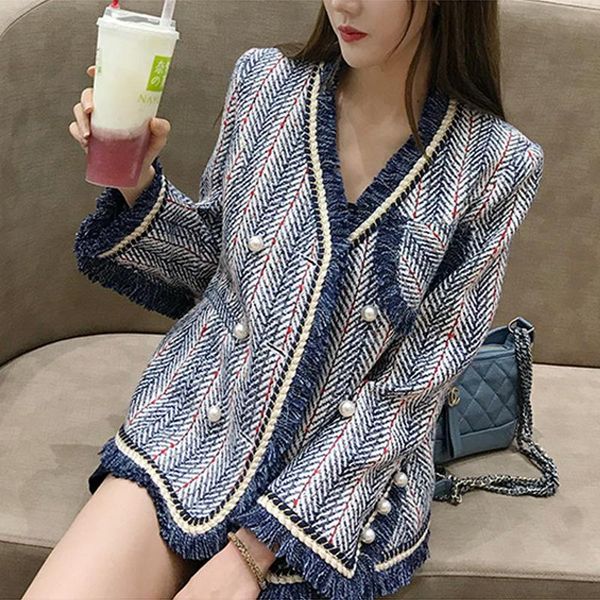 women's jackets blend autumn tweed woolen jacket coat women double breasted pearls v-neck female tassel high waist ladies, Black;brown
women's jackets blend autumn tweed woolen jacket coat women double breasted pearls v-neck female tassel high waist ladies, Black;brown