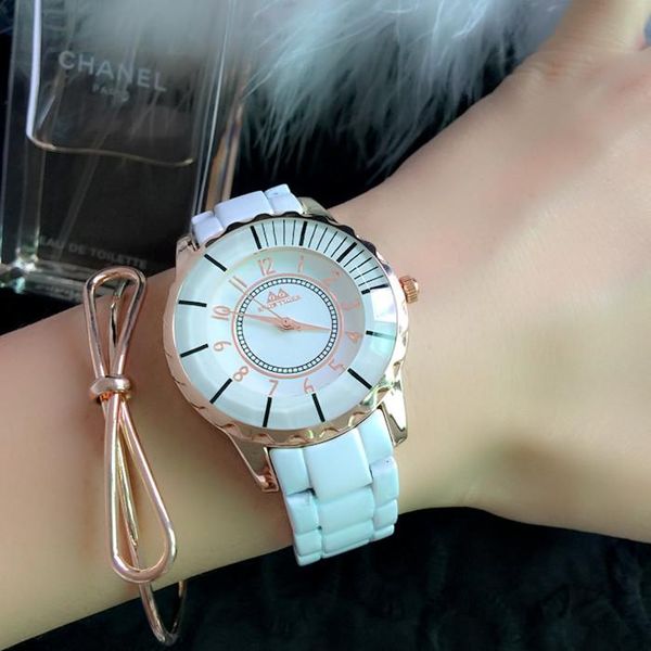 wristwatches 2021 quality goods snowtiger diamond matte metal watch,4 colors prismatic glass surface zinc alloy female watch japan movt, Slivery;brown
wristwatches 2021 quality goods snowtiger diamond matte metal watch,4 colors prismatic glass surface zinc alloy female watch japan movt, Slivery;brown
