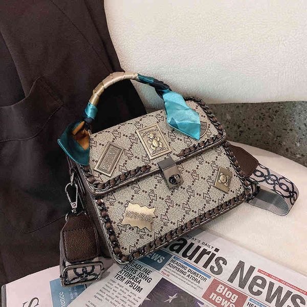 80% store online sales spring trend small square bag women's broadband single shoulder bag silk scarf portable multipurpose messenger b, Black;red
80% store online sales spring trend small square bag women's broadband single shoulder bag silk scarf portable multipurpose messenger b, Black;red