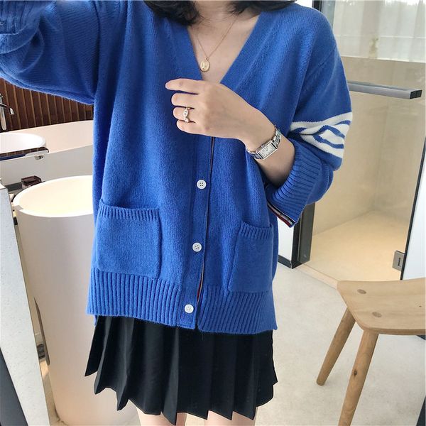8552 blue cardigan korean lazy wind v-neck loose knit back whale jacquard jacket, White;black
8552 blue cardigan korean lazy wind v-neck loose knit back whale jacquard jacket, White;black