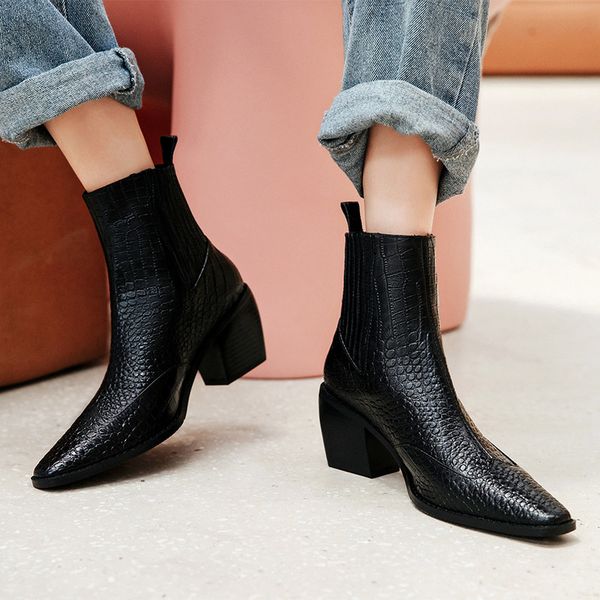 holy jasmine genuine leather women boots spring/autumn pigskin short plush inside fashion boots high (5cm-8cm) square heel 210507, Black
holy jasmine genuine leather women boots spring/autumn pigskin short plush inside fashion boots high (5cm-8cm) square heel 210507, Black