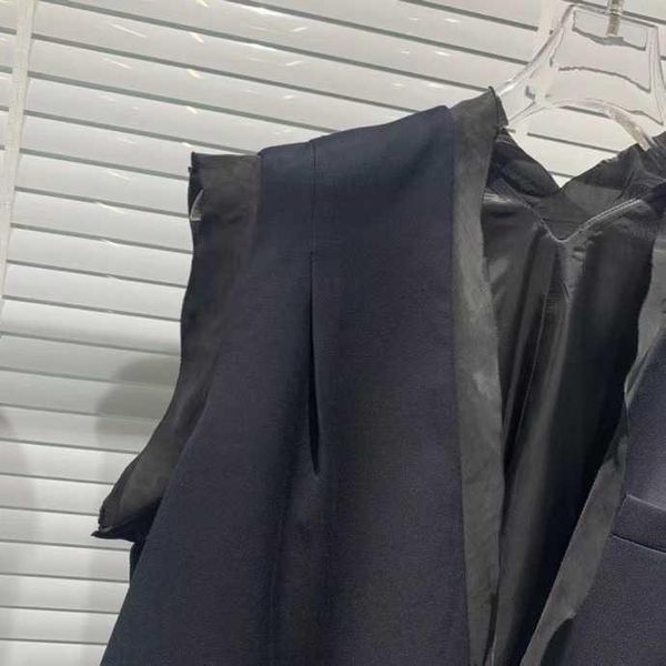 summer high 2021 quality women loose vest coat female sleeveless tutu women's vests, Black;white
summer high 2021 quality women loose vest coat female sleeveless tutu women's vests, Black;white