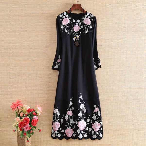 dress the autumn women style retro embroidery slim o-neck elegant lady plus size party dress -4xl, Black;gray
dress the autumn women style retro embroidery slim o-neck elegant lady plus size party dress -4xl, Black;gray