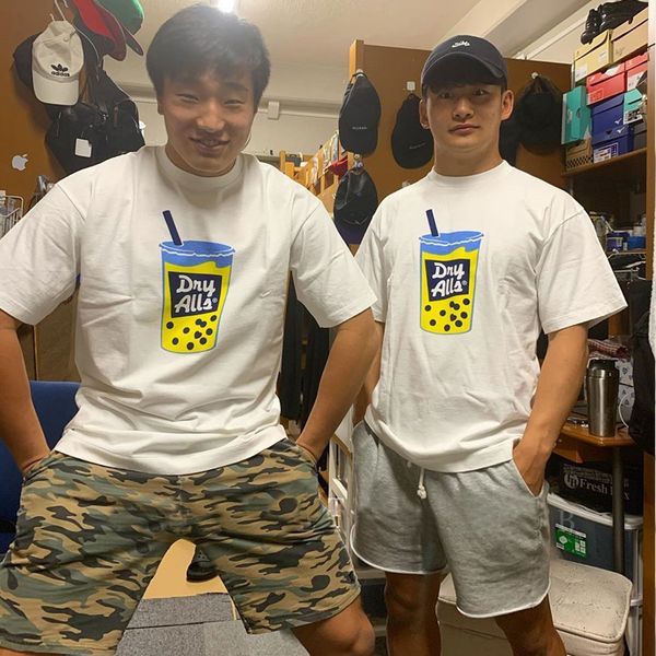 t-shirt 2021 men and women high-quality street skateboarding pearl milk tea printing cotton short-sleeved fashion hip-hop letters half-sleev, White;black
t-shirt 2021 men and women high-quality street skateboarding pearl milk tea printing cotton short-sleeved fashion hip-hop letters half-sleev, White;black
